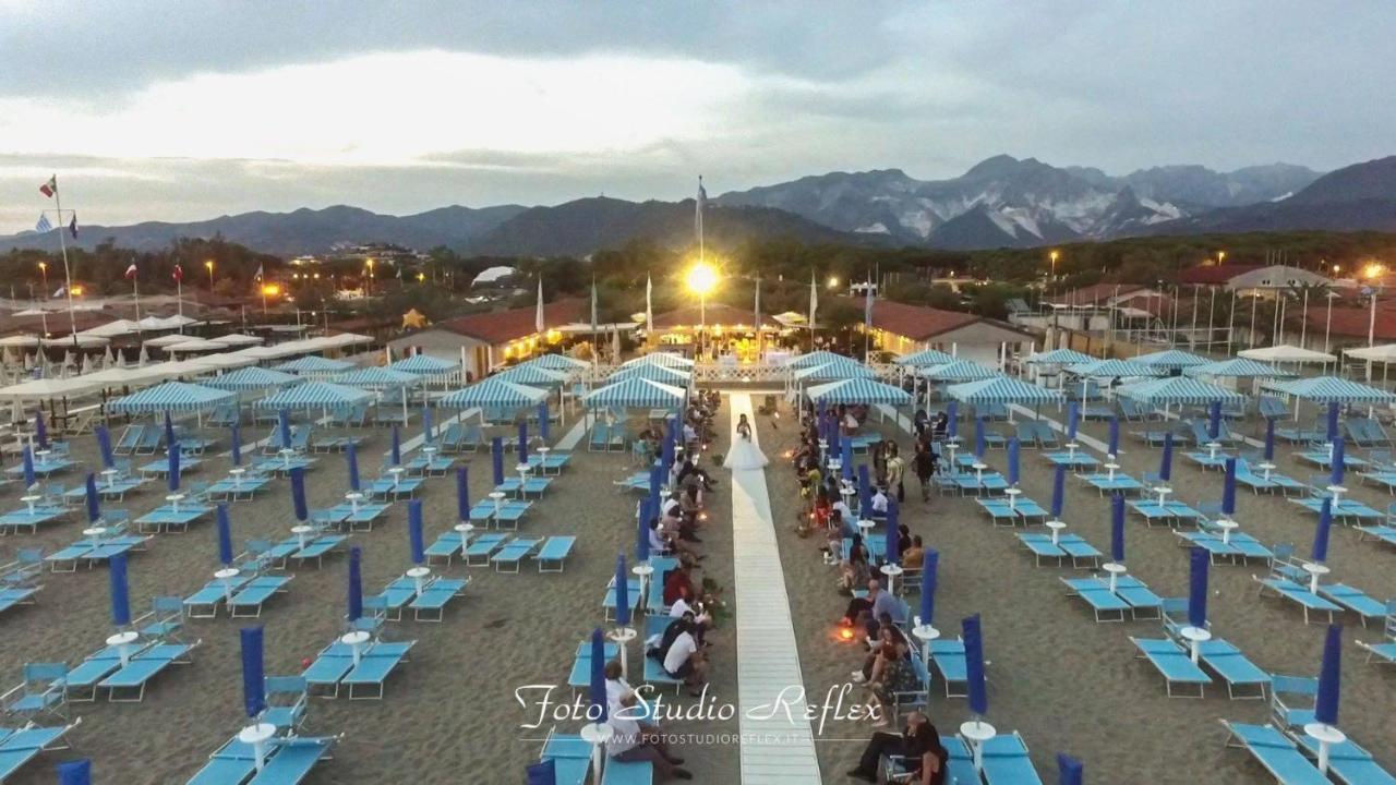Brezza Marina Bed & Breakfast Marina Di Carrara Luaran gambar
