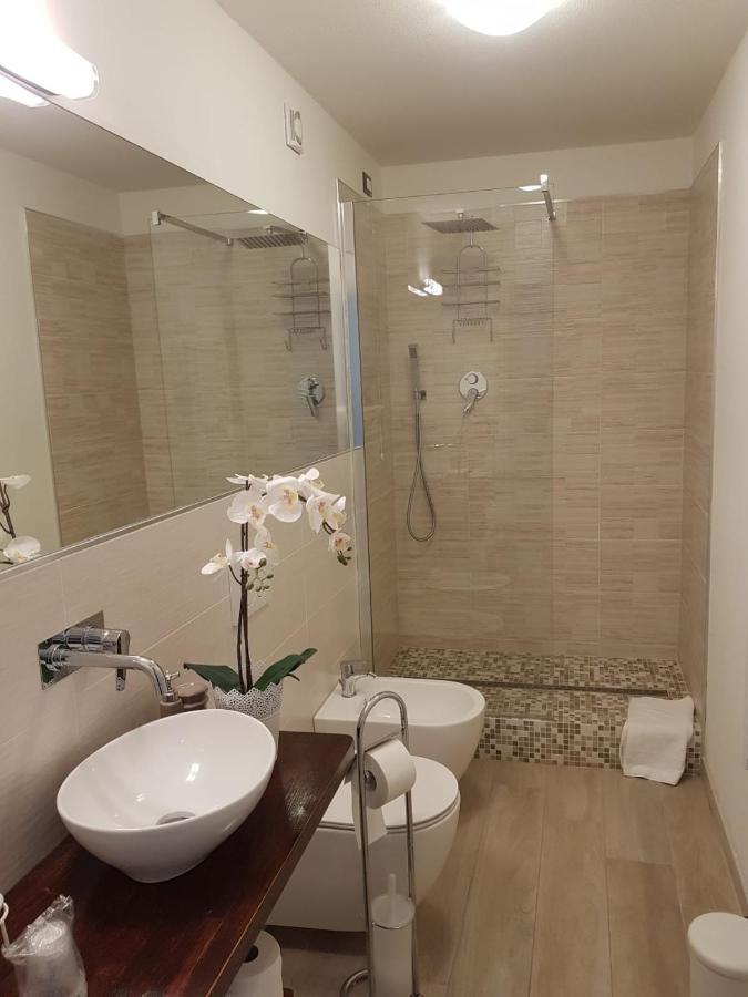 Brezza Marina Bed & Breakfast Marina Di Carrara Luaran gambar